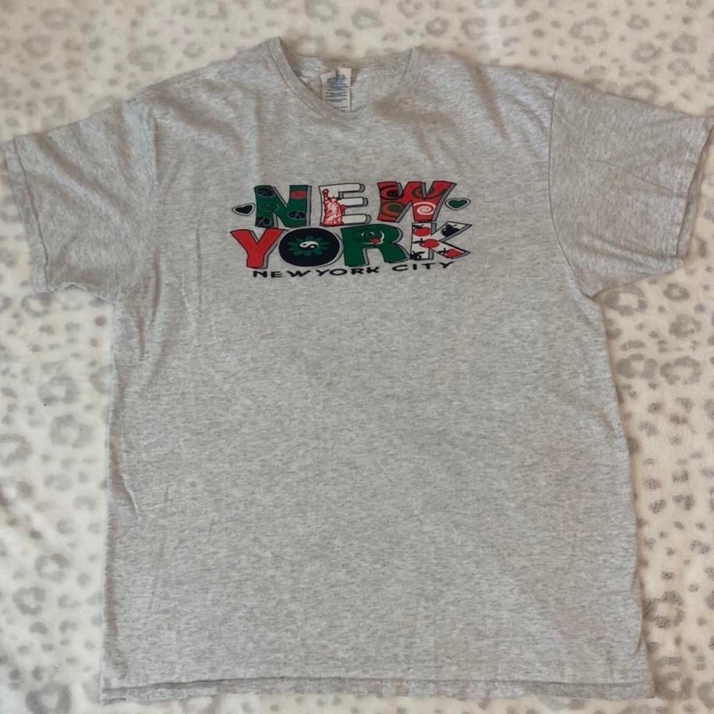 adorable Y2K New York City (nyc) t shirt- size large